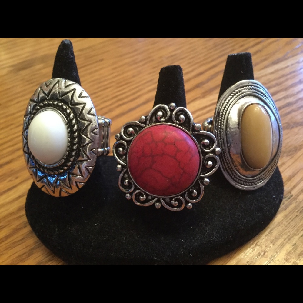 Beautiful 3 piece paparazzi rings